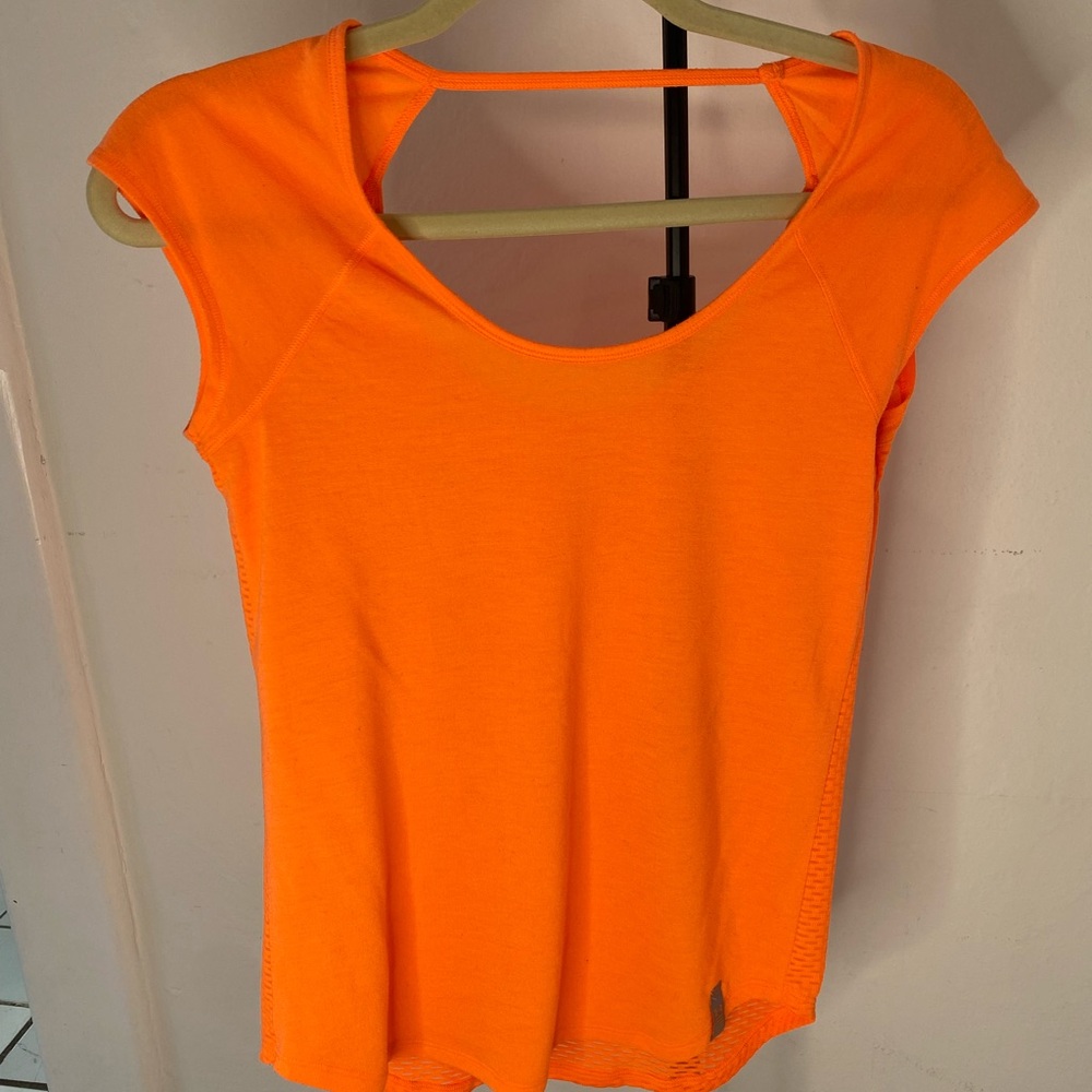 Under Armor Sports Top